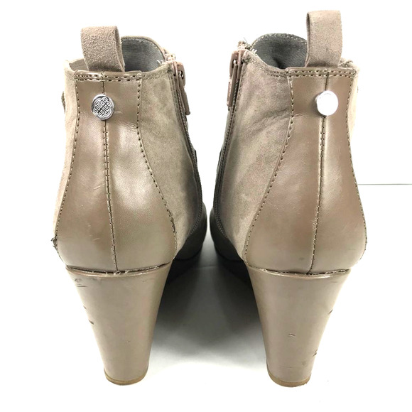 Dana Buchman Preston Wedge Booties Taupe Side Zip Buckle Ankle Womens Sz 8M - Picture 4 of 10